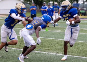 Mustangs Look Sharp in First Scrimmage