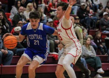 Tigers Lose to Warriors in 12-A Semifinals