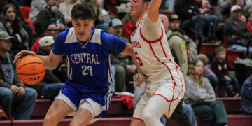 Tigers Lose to Warriors in 12-A Semifinals