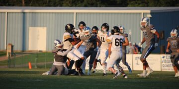 Tigers Kickoff Football Season With 16-8 Win Over Scotts Hill